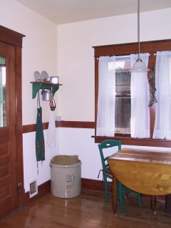 042304Kitchen