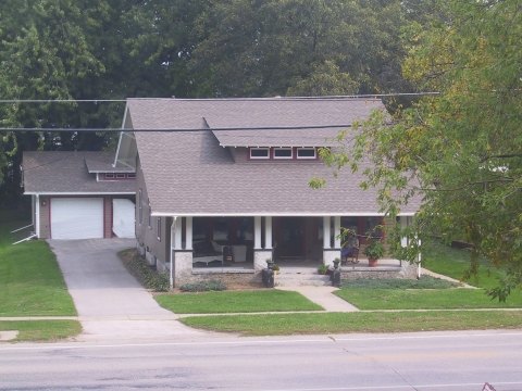 1002House